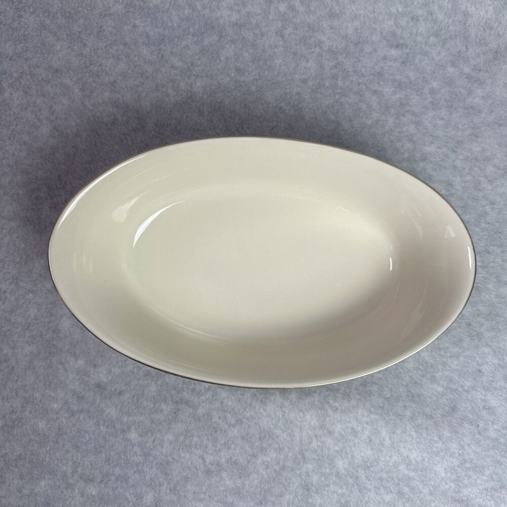 Lenox Holiday Dimension Oval Vegetable Bowl 10.25" Holly & Berry 24KT Gold USA - Picture 4 of 5